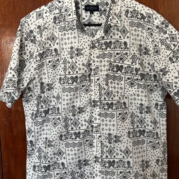 Patterned Botton Down Shirt! - Picture 5 of 8